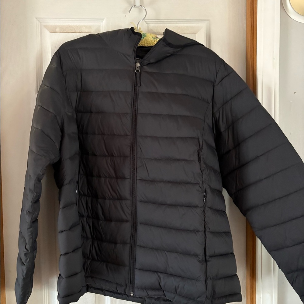 Amazon Essentials Black Puffer Jacket